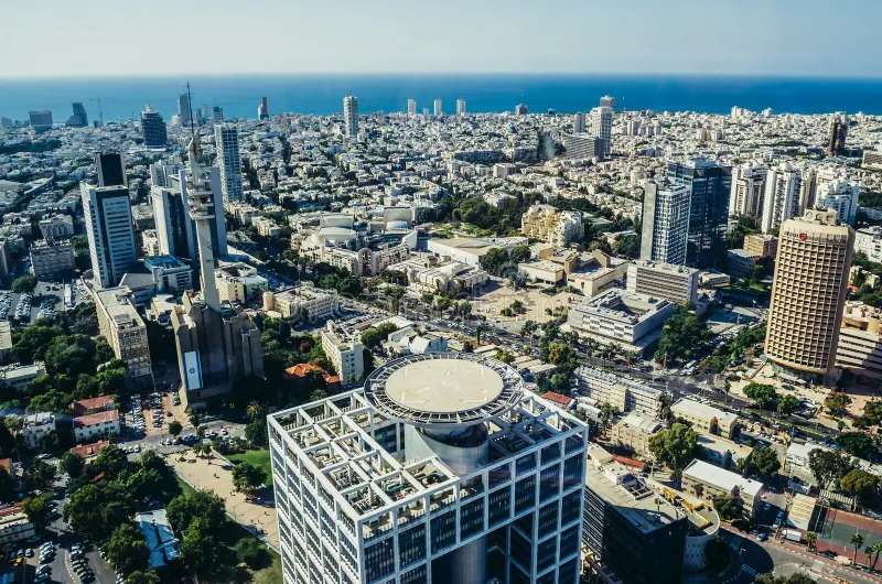 Matcal Tower, vojna visoka zgrada sa 17 spratova na vojnoj bazi Camp Rabin u HaKiryi, smještena je unutar gusto naseljenog civilnog područja.