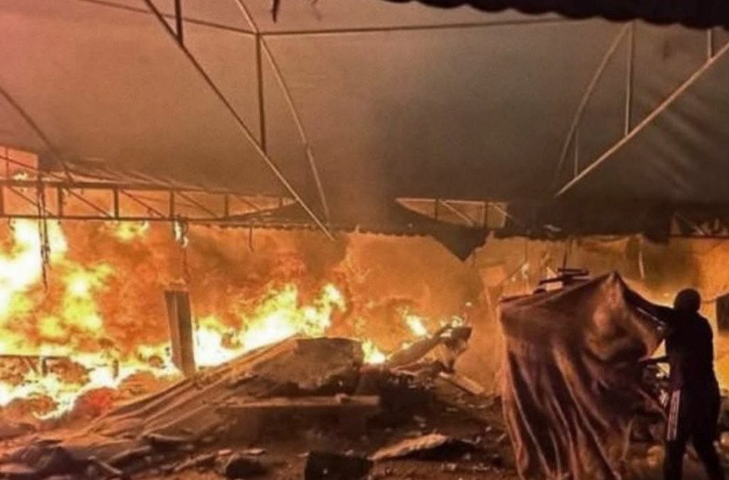 Gaza šatori spaljeni