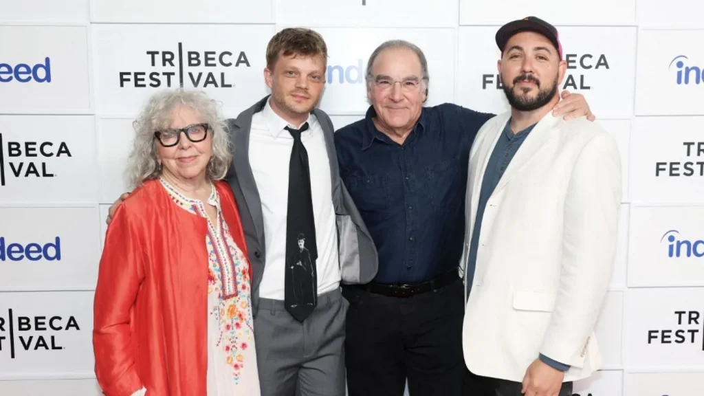 Kathryn Grody, Ewen Wright, Mandy Patinkin and Gideon Grody-Patinkin